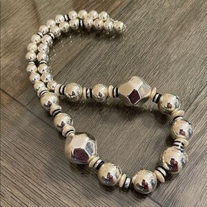 Vintage Made in Korea Silver-tone Metallic
Acrylic Beaded Graduated Necklace